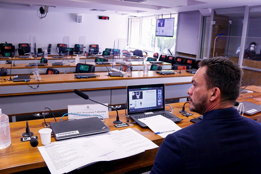 Styvenson comanda reunião solitária da Comissão de Enfrentamento a Covid