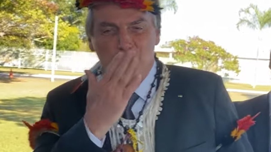 VÍDEO: Bolsonaro fala em fazer "jegueata" para testar popularidade de Lula