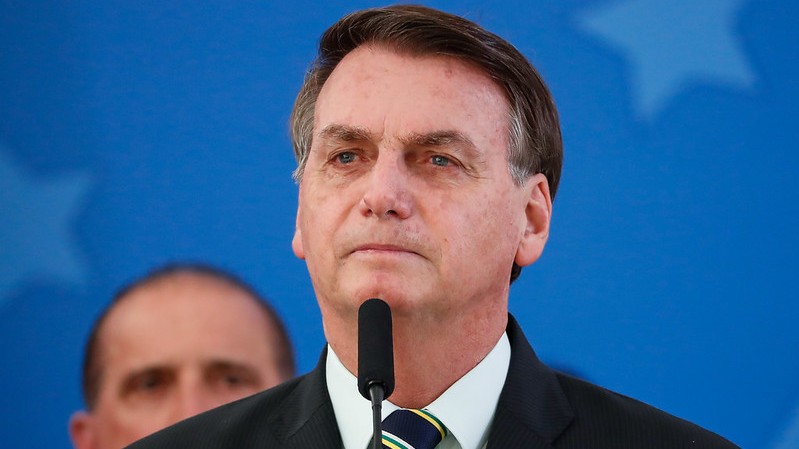 Bolsonaro é internado em hospital de Brasília