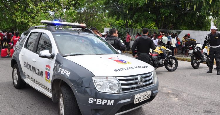 Após sequestro relâmpago, criminosos batem dois carros roubados durante fuga em Natal