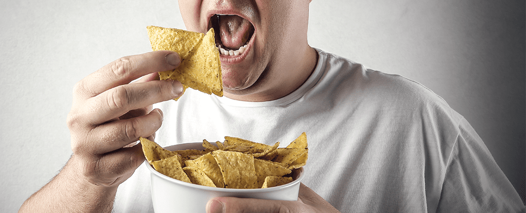 Respirar antes de comer e mastigar com calma ajudam a perder peso