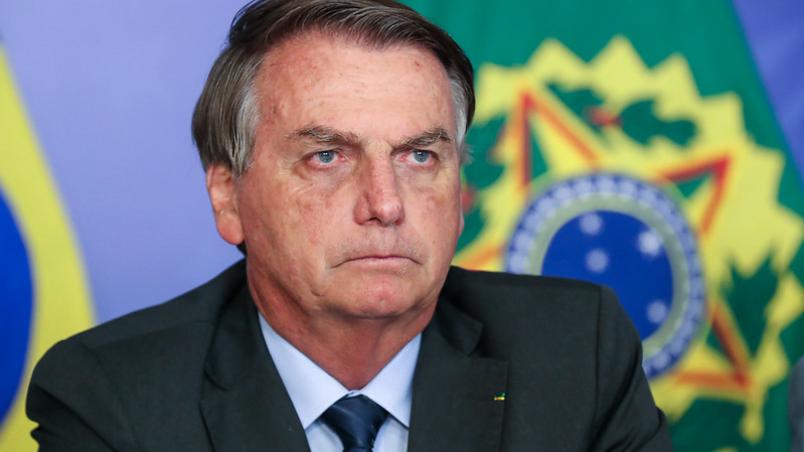 Bolsonaro será levado a SP para avaliação de possível cirurgia de emergência