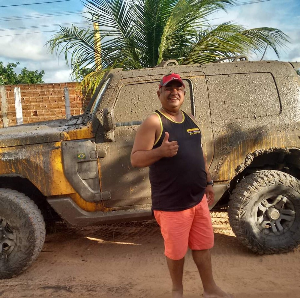 Empresário morre após capotar carro modelo BMW na Rota do Sol