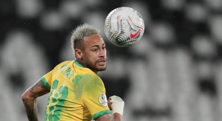 Neymar aparece de visual novo e divide opiniões; confira