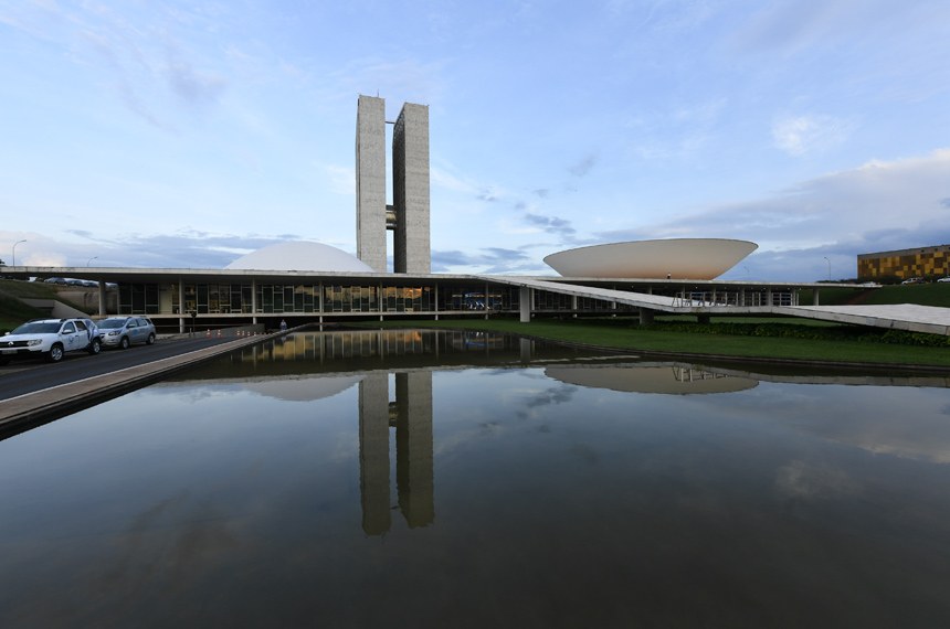 Deputados aprovam diretrizes do Orçamento 2022 com R$ 5,7 bi no fundo eleitoral
