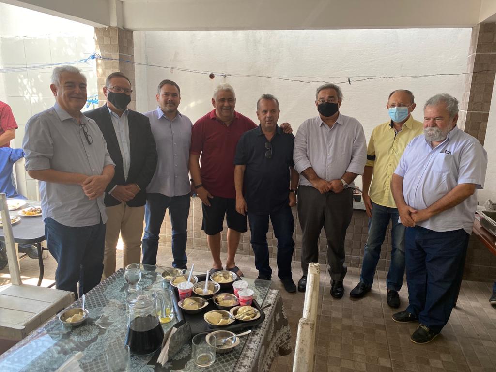 Benes e Rogério Marinho se reúnem com Álvaro Dias, Beto Rosado e vereadores