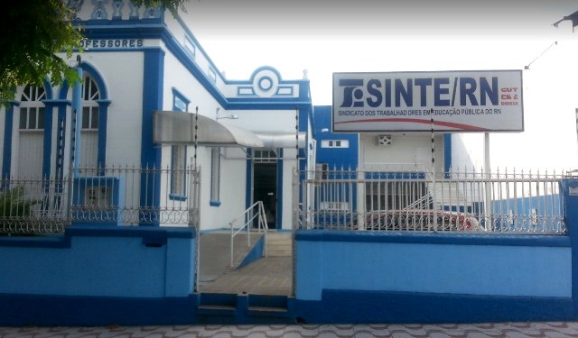 Após Justiça declarar greve ilegal, Sinte recorrerá e manda professores de Natal ficarem em casa