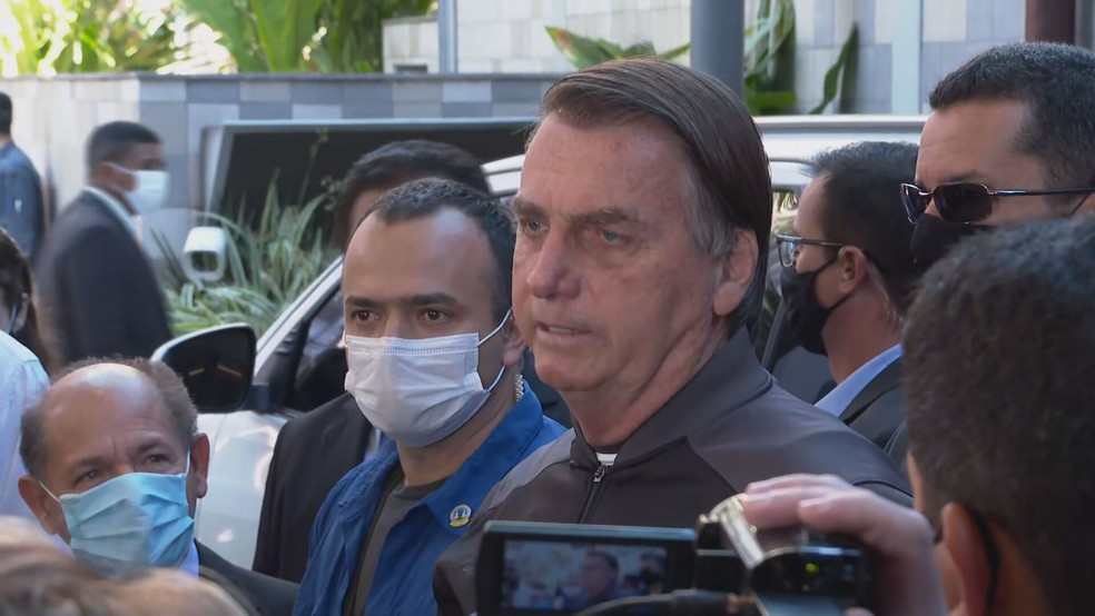 Bolsonaro critica aumento do fundo partidário e destaca trabalho de Rogério Marinho; assista