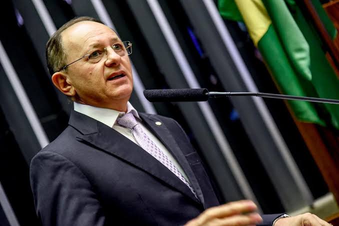 Com o partido cotado para vice de Fátima, deputado do MDB anuncia voto em Benes
