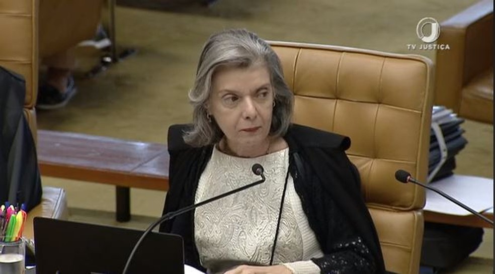Cármen Lúcia rejeita ação que tentava obrigar Lira a analisar impeachment de Bolsonaro
