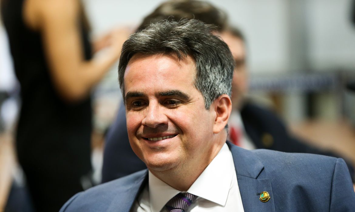 Senador Ciro Nogueira assumirá comando da Casa Civil, confirma Bolsonaro