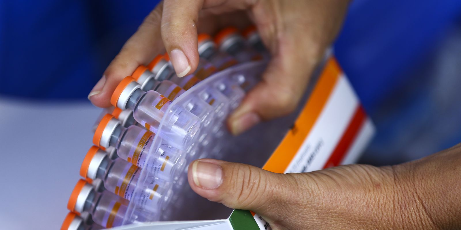 Butantan entrega mais 1 milhão de doses de vacina contra covid-19