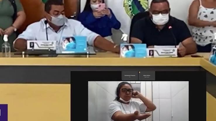 Vereadora eleita pelo PT presa por morte de 7 pessoas toma posse dentro de presídio