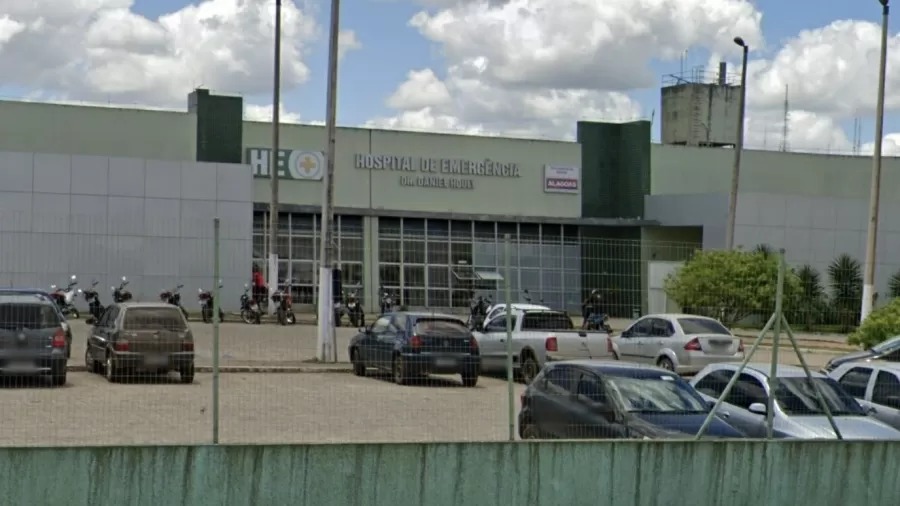 Homens entram em cerimônia de umbanda e atiram em mulher