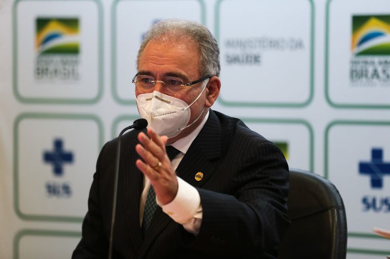 Ministro da Saúde diz que intervalo de vacina da Pfizer deve ser reduzido