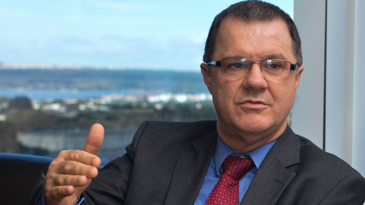 Bolsonaro cobra investigação de Carlos Gabas; assista