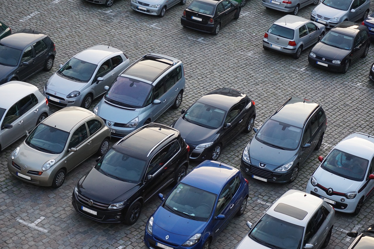 Brasileiro cria app para facilitar busca por estacionamento nas cidades