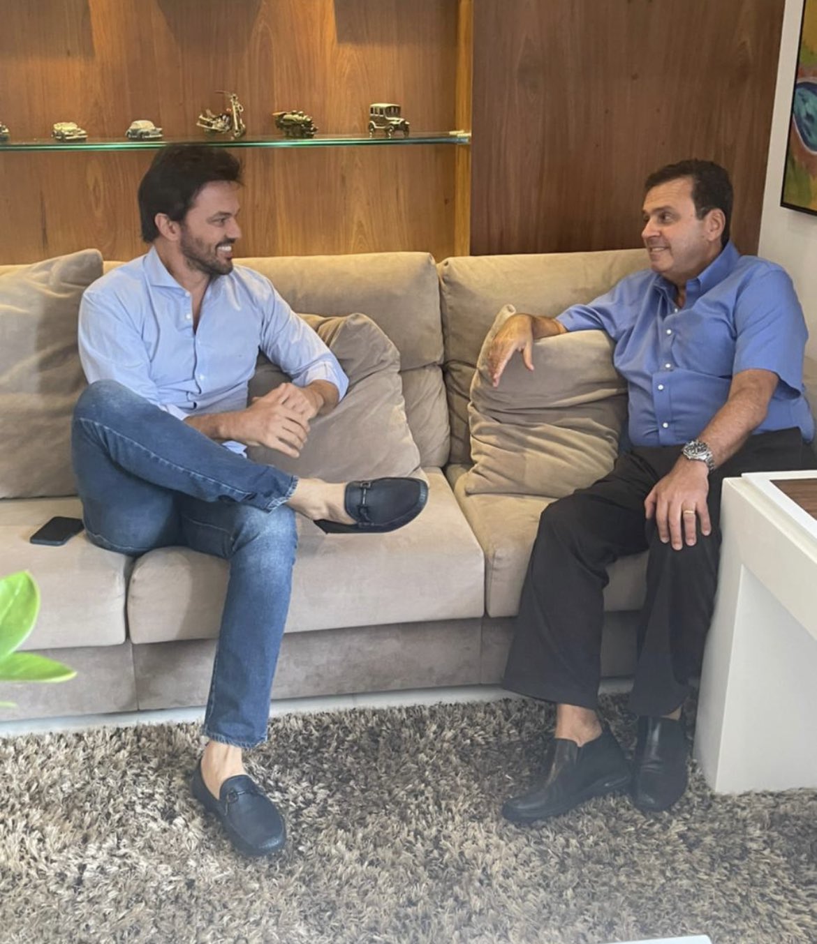 Ministro de Bolsonaro se reúne com crítico do presidente para discutir aliança para 2022