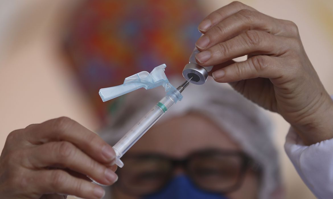 Covid-19: 40 milhões de pessoas estão totalmente imunizadas no país