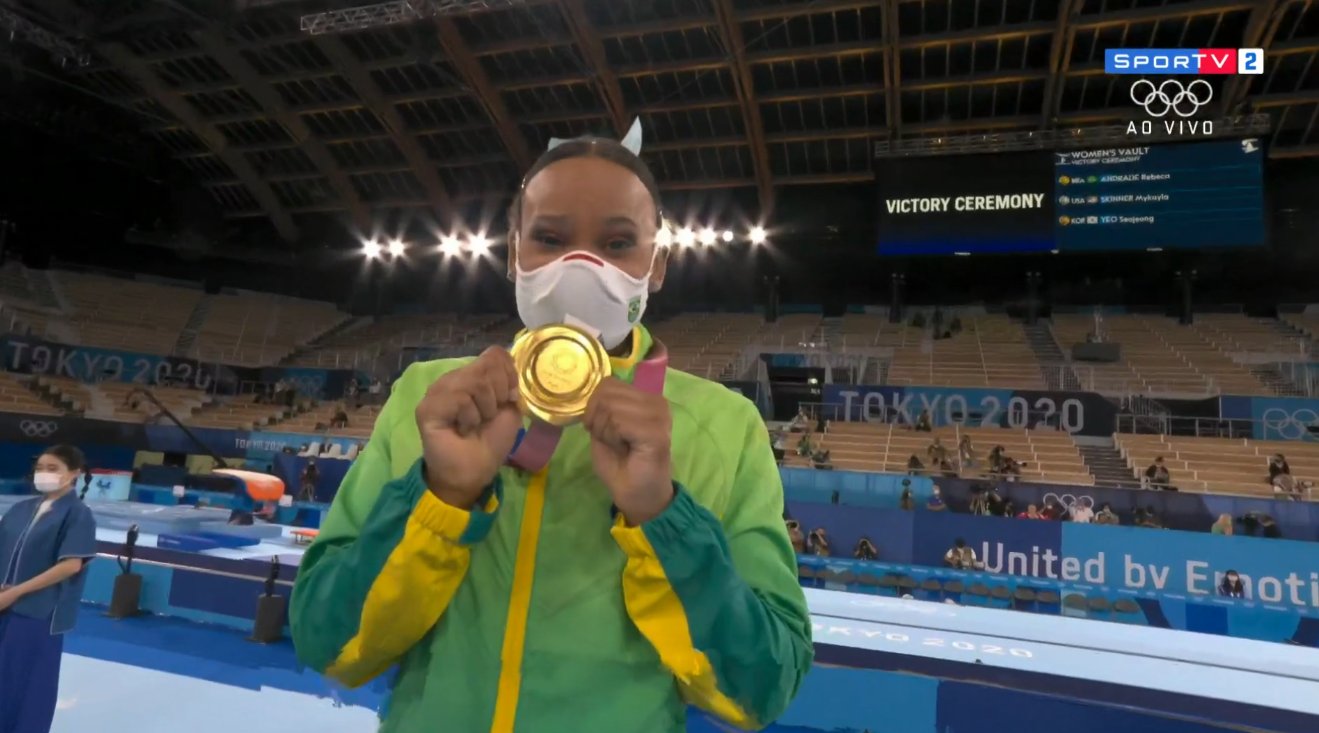 Assista aos saltos que garantiram o ouro olímpico para Rebeca Andrade