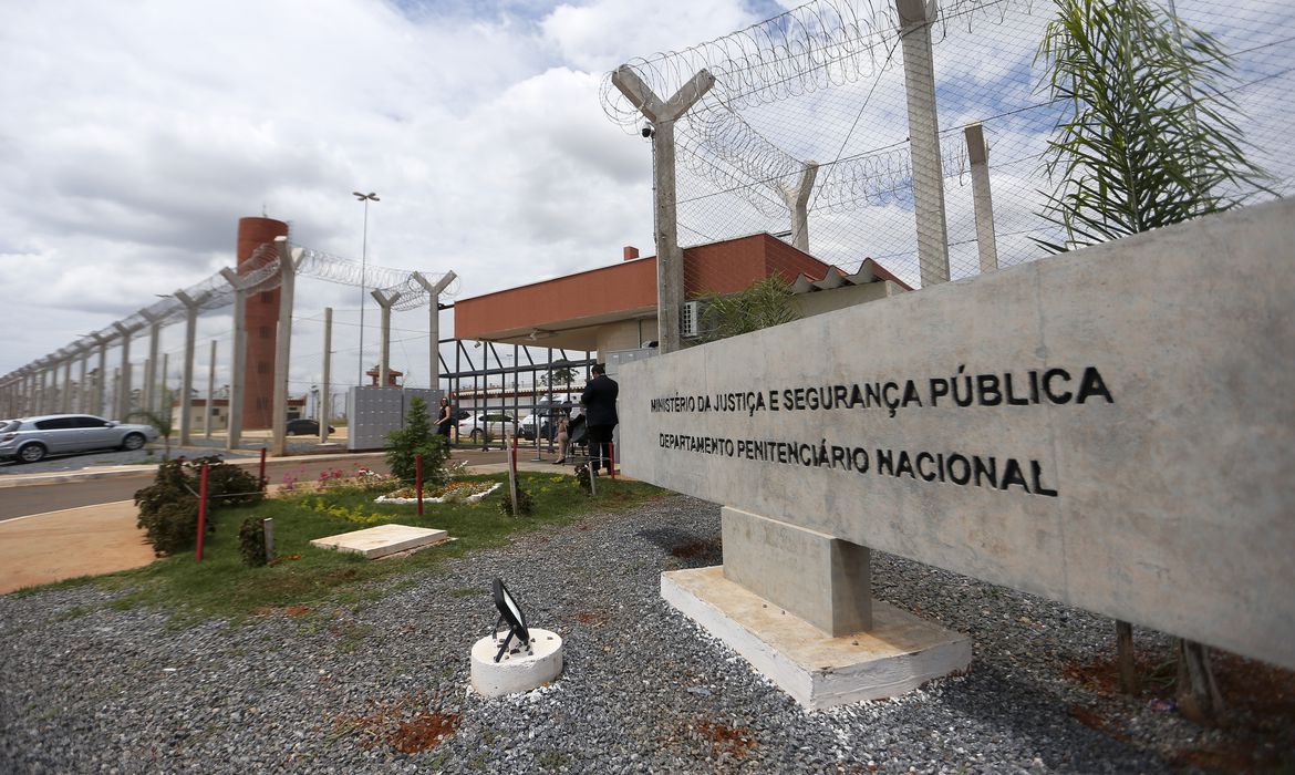 Ministério da Justiça autoriza retorno gradual de visitas presenciais a presos
