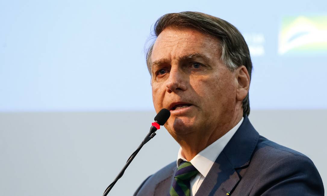 Bolsonaro diz que não aceitará 'intimidações' e que sua 'luta' é contra Barroso