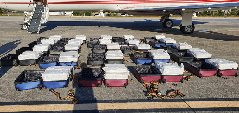 PF apreende 1,3 tonelada de cocaína em jato executivo em aeroporto do Nordeste