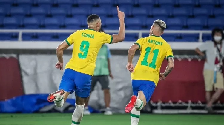 Ouro: Malcom decide na prorrogação contra Espanha, e Brasil é bi olímpico