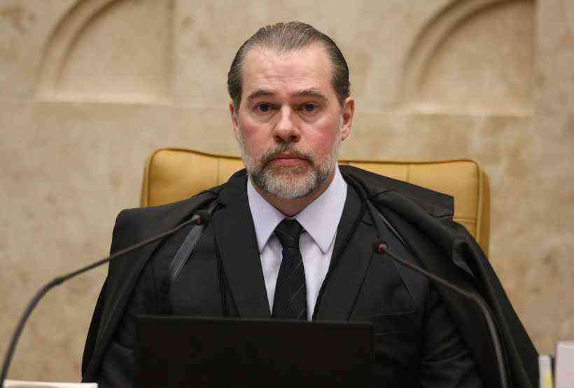 STF nega pedido de suspensão de desfile militar em Brasília