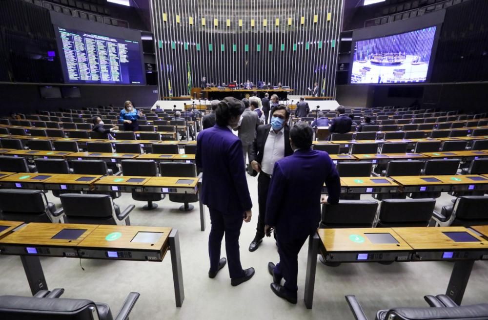 Saiba como votaram os deputados na PEC do Voto Impresso