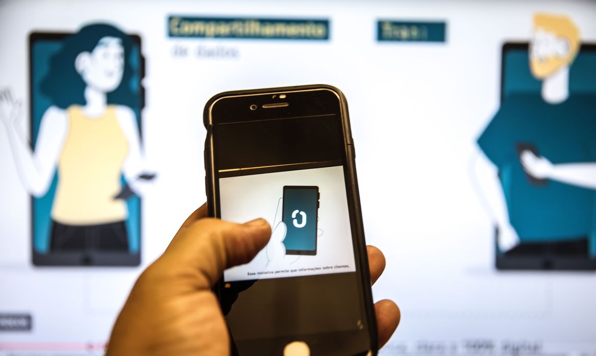 Compartilhamento de dados do open banking começa hoje; entenda