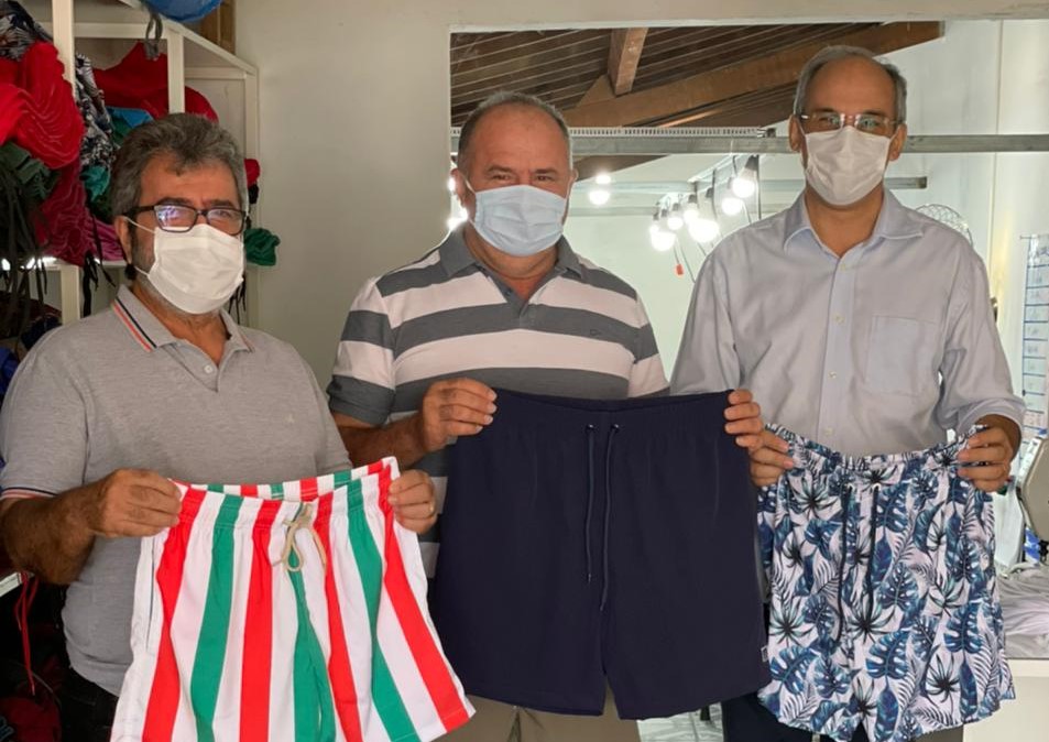 Presidente da Fiern e prefeito Fernando Bezerra visitam oficinas de costura em Acari