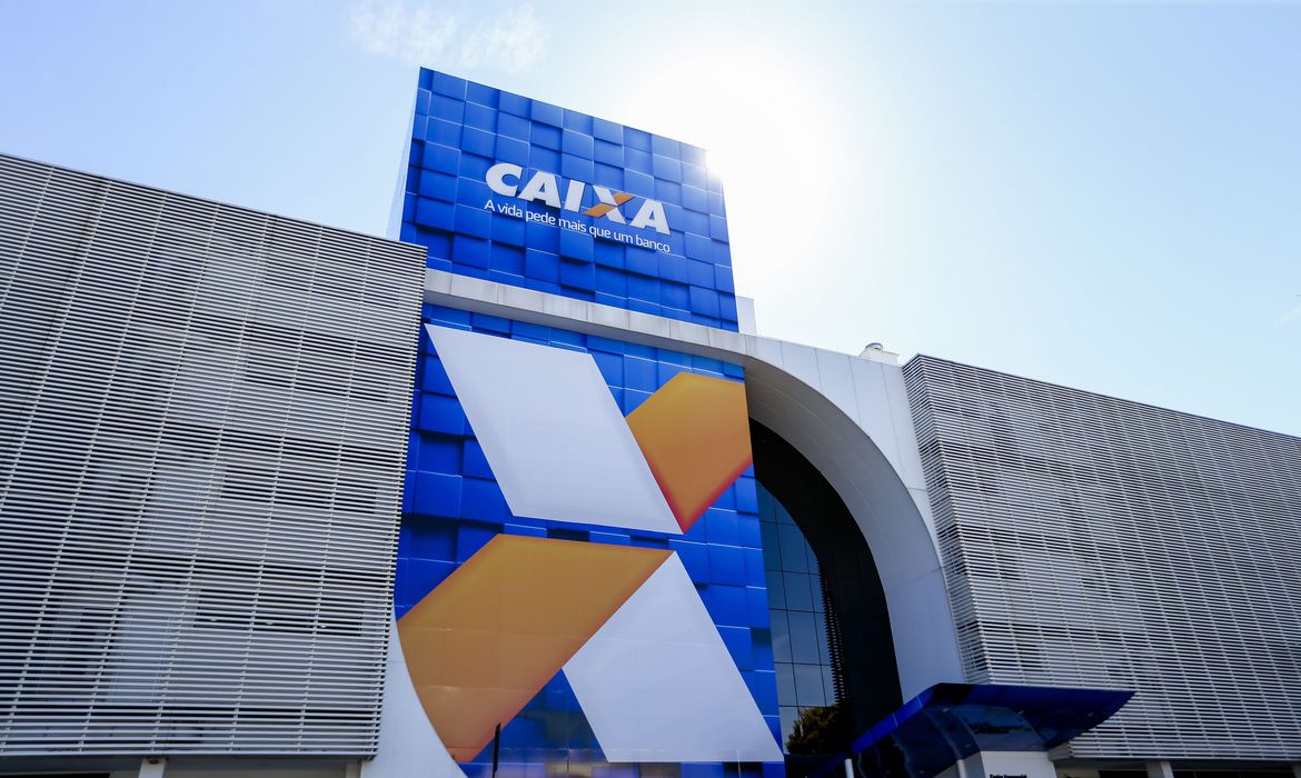 Caixa decide distribuir R$ 8,1 bi em lucros do FGTS até o fim do mês; veja quem recebe