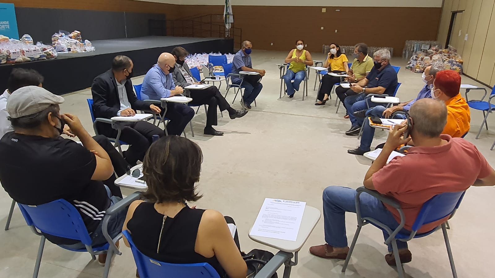 Em reunião com servidores, governo dá previsão sobre 13º de 2021 e salários atrasados