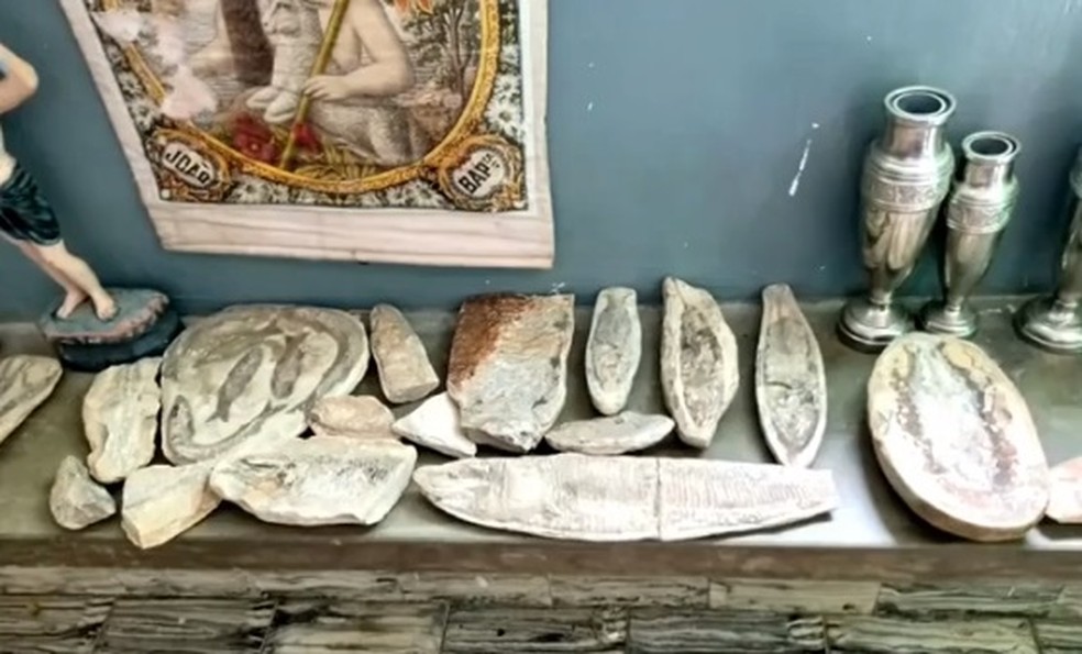 68 fósseis roubados no CE são encontrados com padre investigado por roubo no RN