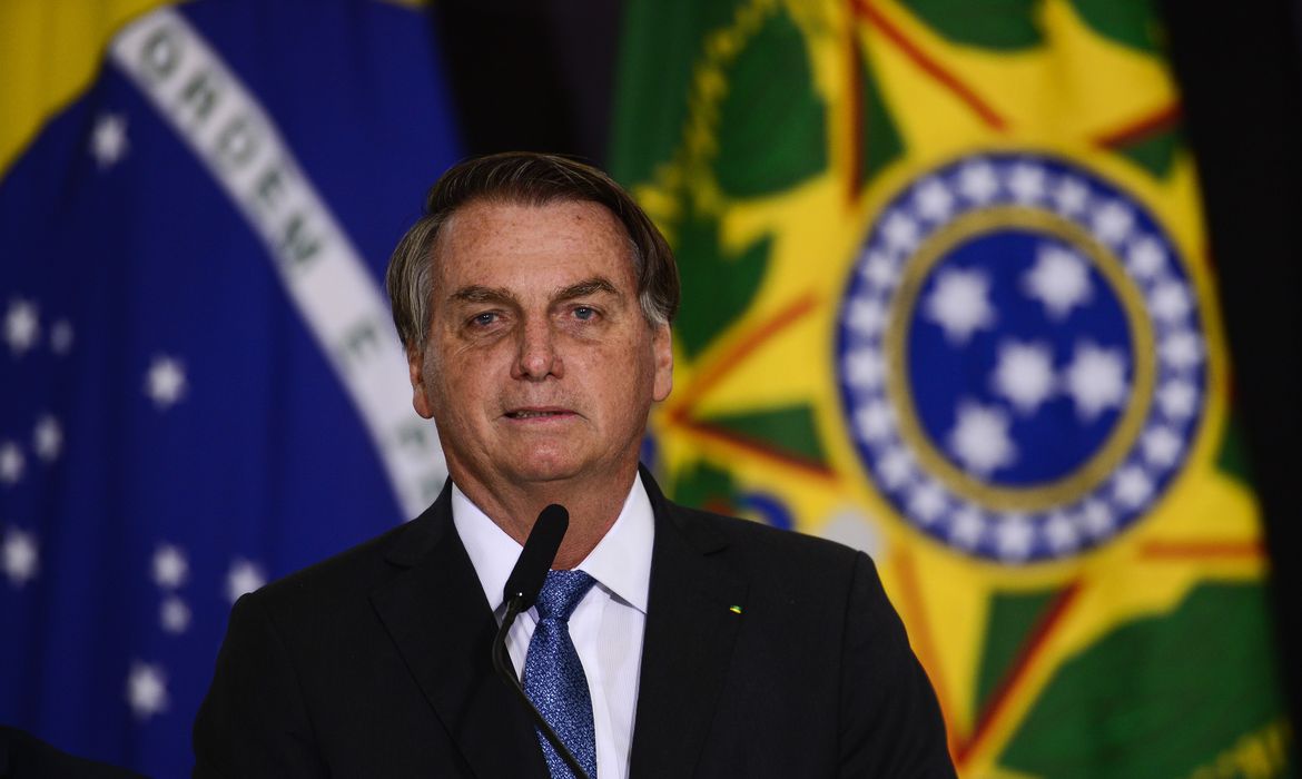 Bolsonaro entra com ação para impedir Supremo de abrir investigação sem passar pelo MPF