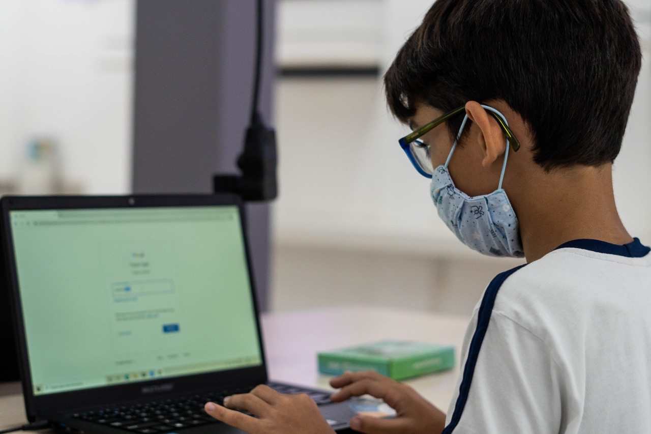 Escolas se antecipam a legislações e tratam do combate aos haters em sala de aula