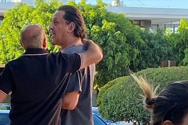 VÍDEO: Advogado de Bolsonaro é perseguido por homem com faca em restaurante