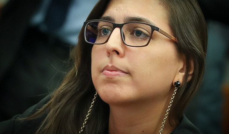 Deputada do RN posta comentários com ataques e ameaças que vem recebendo; confira