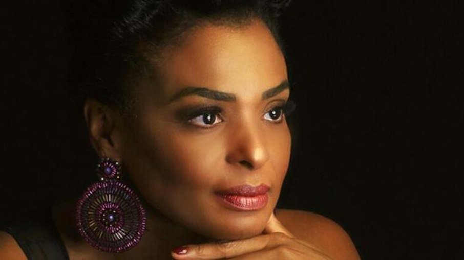Estrela de novelas da Globo e Record, atriz faz vaquinha para salvar a casa