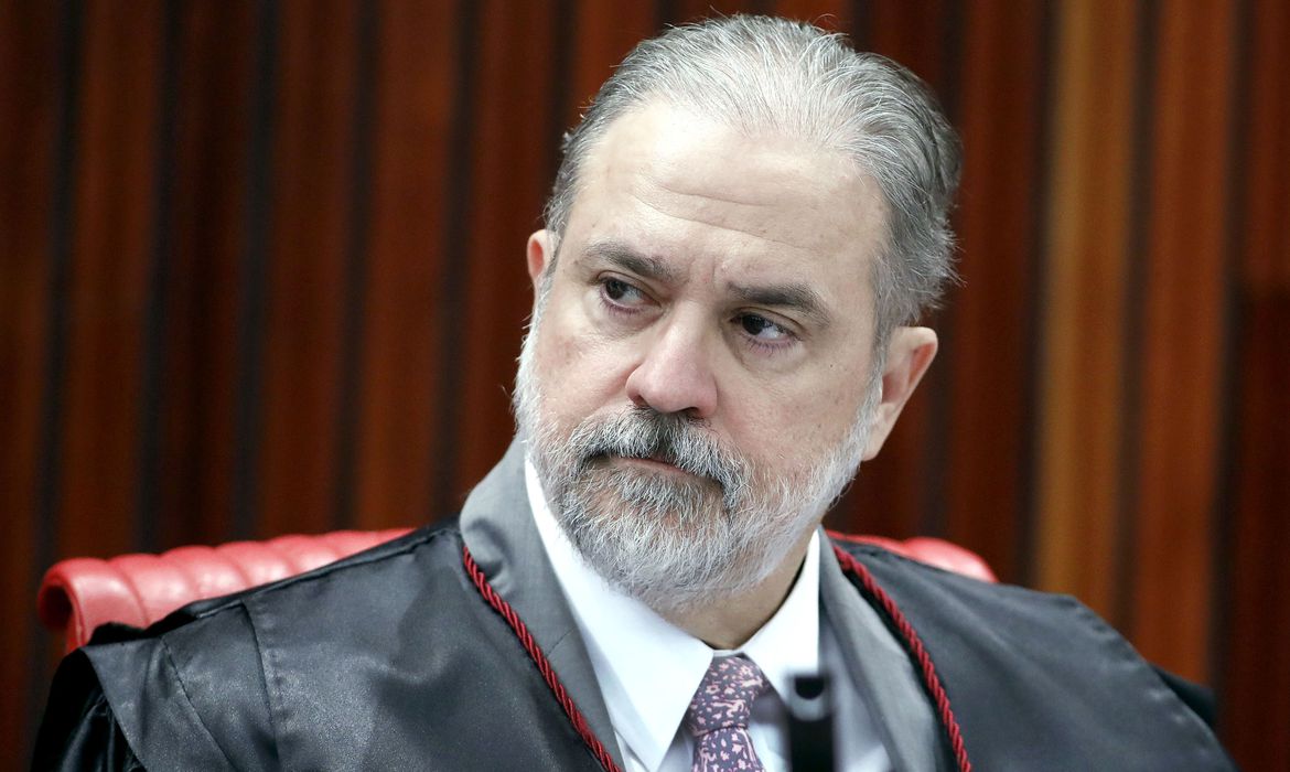 Senado aprova recondução de Aras para a PGR