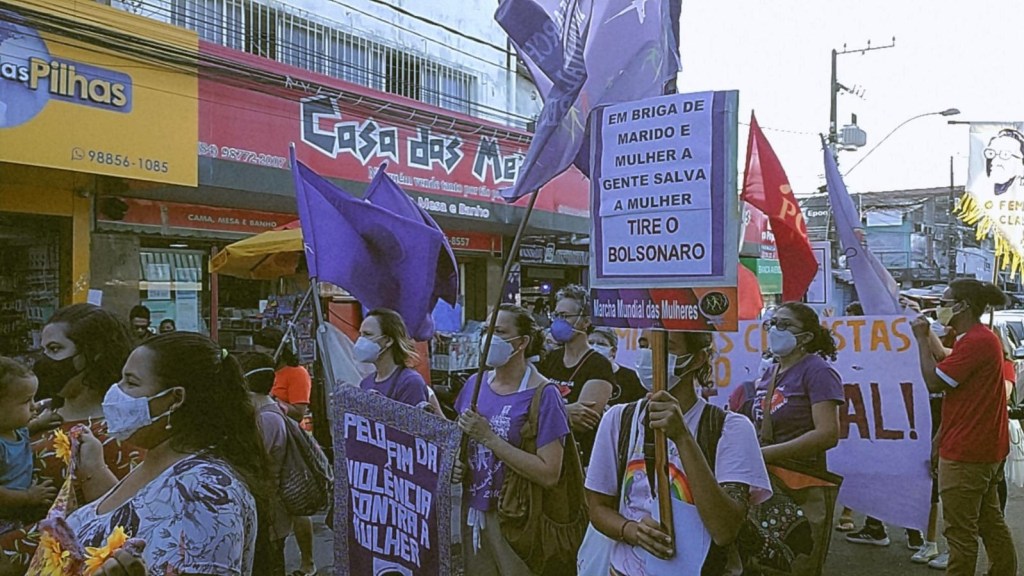 Mulheres do PSol/RN pedem expulsão de homem que ameaçou manifestantes com arma no Alecrim