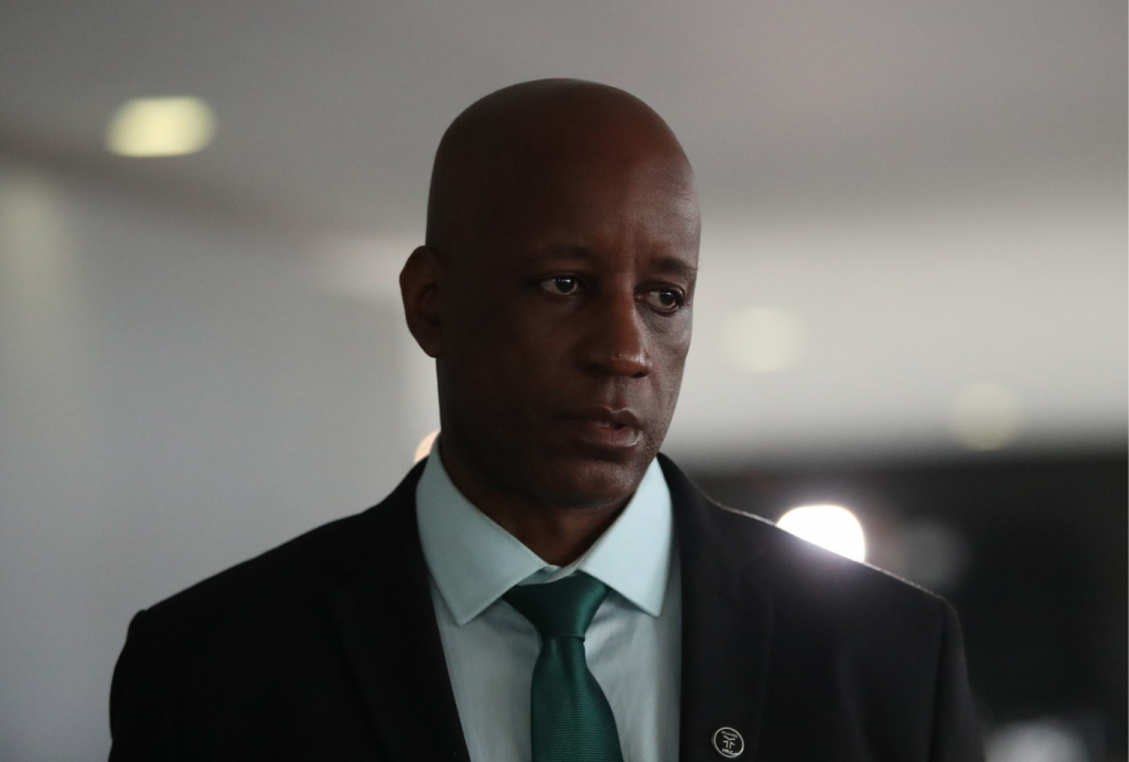 “Orgulho do cabelo é ridículo para o negro”, diz presidente da Fundação Palmares