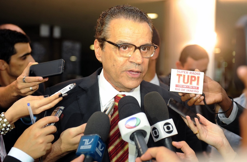 Henrique Alves se pronuncia sobre possível saída do MDB: "Verde, sempre"