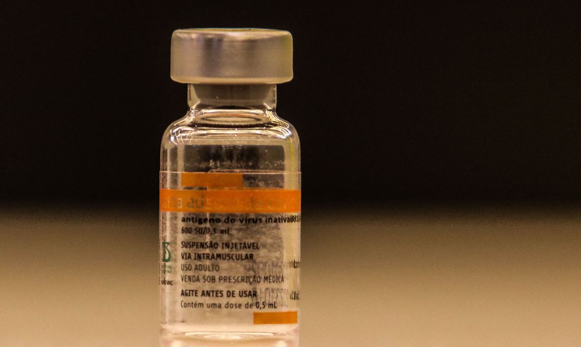 Butantan entrega 10 milhões de doses da vacina contra a covid-19