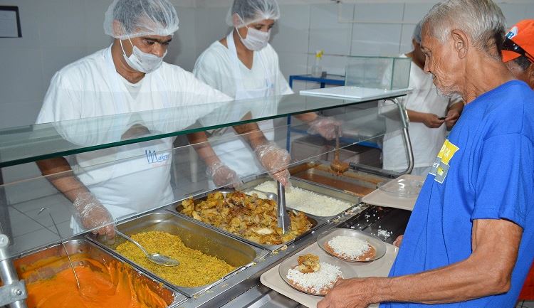 Governo do RN diminui refeições para população carente nos Restaurantes Populares