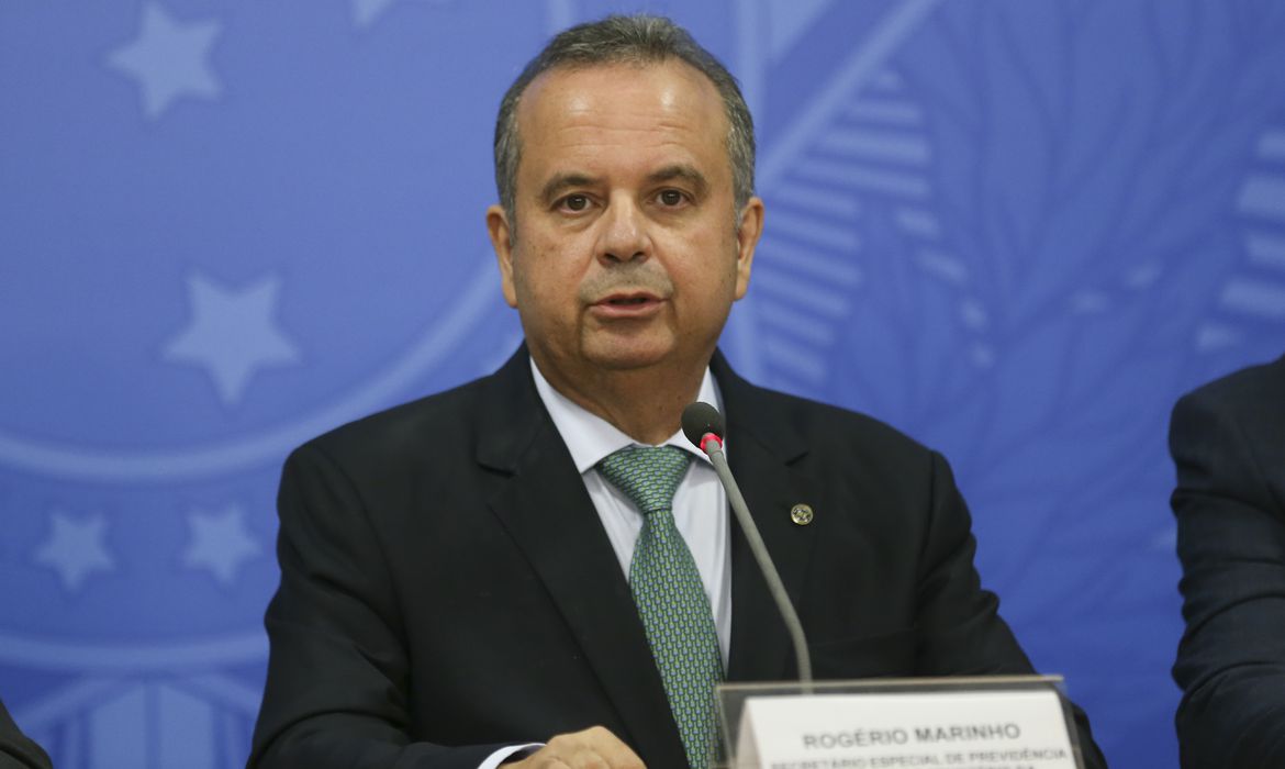 No RN, MDR entrega 256 moradias e firma cooperação para instalar polo produtivo em Guamaré