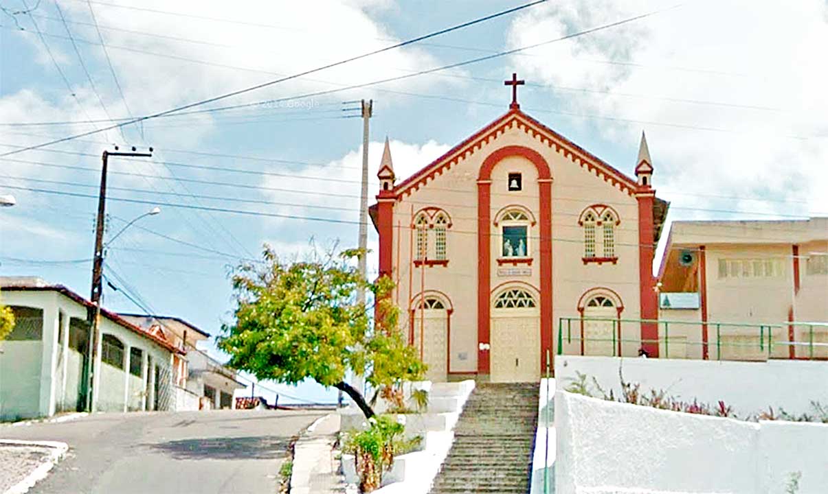 Bandidos assaltam casa paroquial e levam dinheiro da festa do padroeiro em Natal
