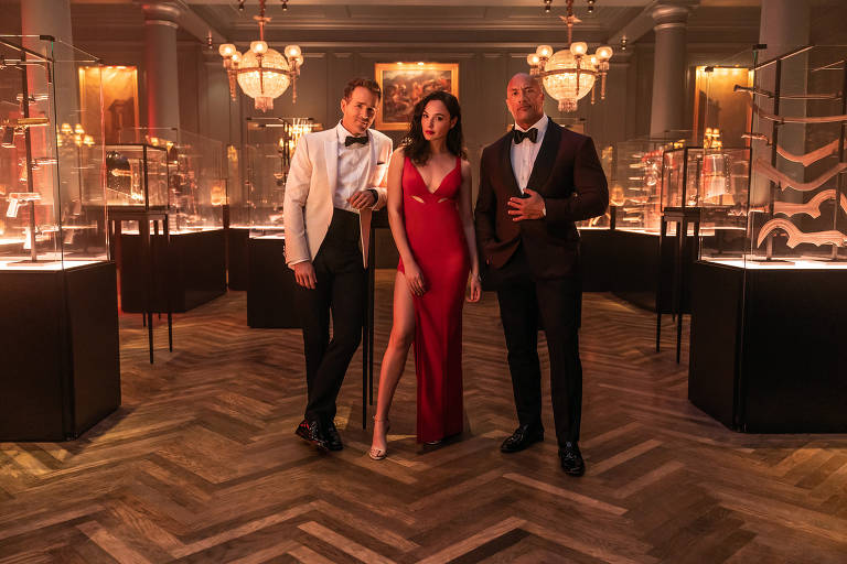 Com astros do cinema, filme mais caro da história da Netflix ganha trailer; assista
