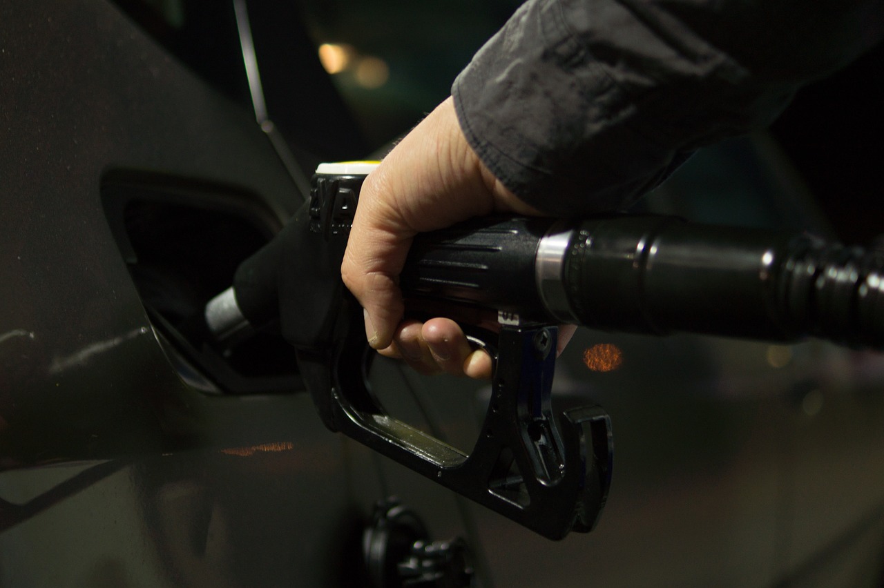 Preço médio da gasolina sobe pela 5ª semana consecutiva e bate R$ 6/litro